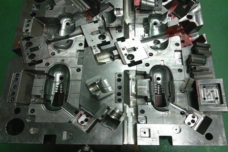 醫(yī)療用品模具.jpg 醫(yī)療用品模具.jpg