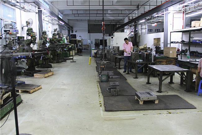 模具裝配部.jpg 模具裝配部.jpg